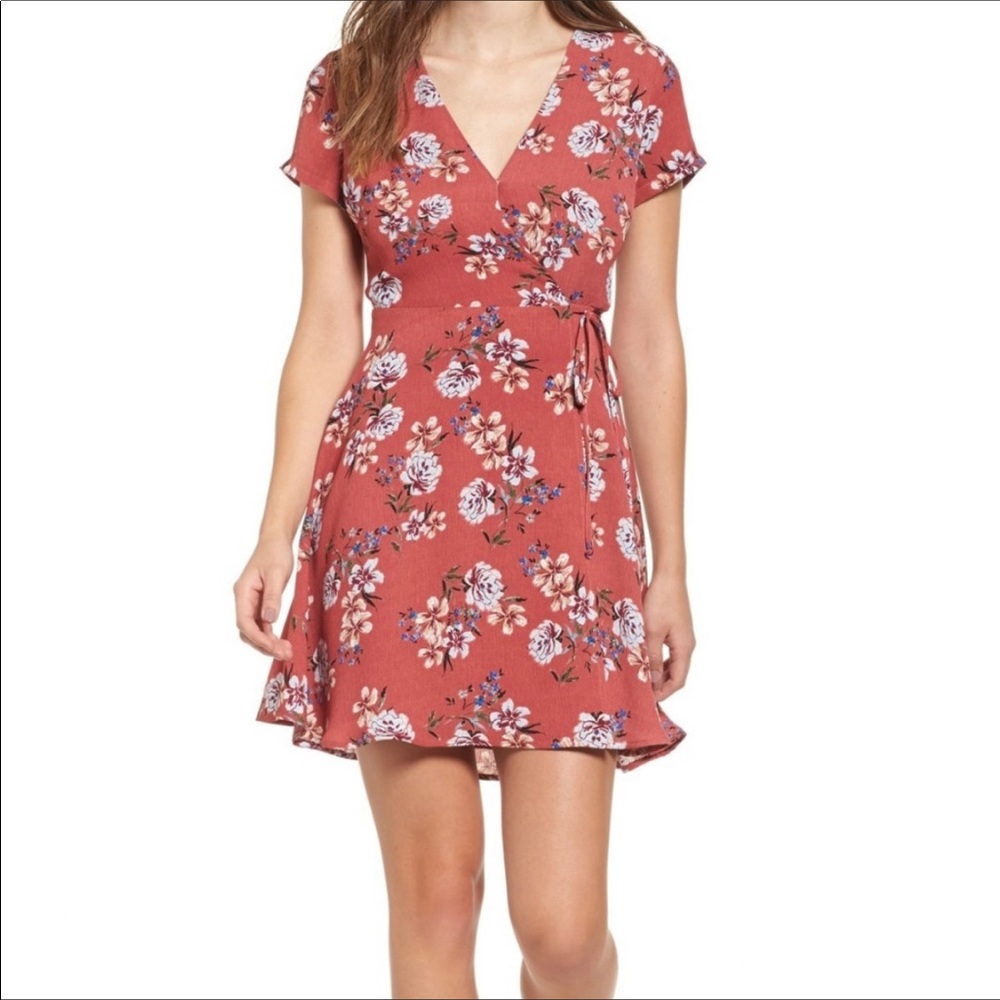 EUC Lush Olivia Floral Print V-neck Wrap Dress